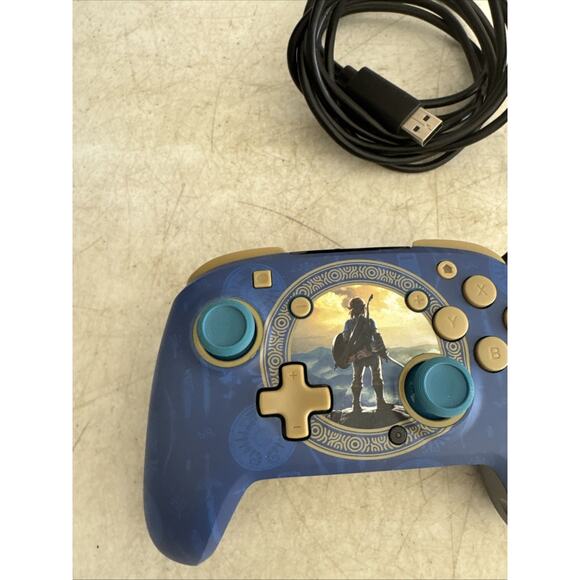 Zelda: Breath of the Wild - Hyrule Blue - Nintendo Switch Controller - Wired - Picture 2 of 9